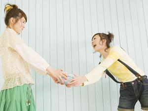 目元の魅力を引き立てる！おしゃれで快適なコンタクトレンズを通販でGETしよう